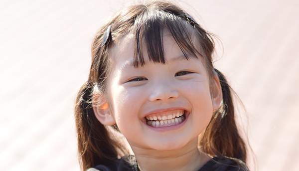 女の子が笑顔の写真